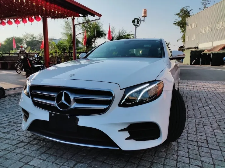 2017 賓士 Benz W213 E300 AMG 白 超值價僅售 164 萬 - 2