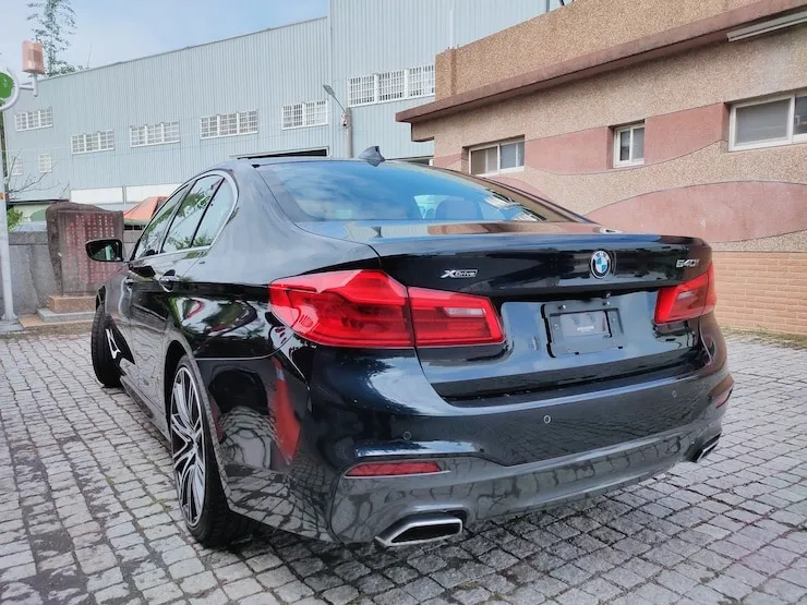 2017 BMW 540i M Sport xDrive 5AT 高階輔助駕駛 滿配 - 3
