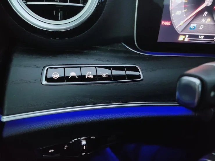 2017/18 Benz E300 AMG P3 高配 P20 360°環景 抬頭顯示器 - 9