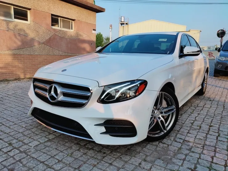 2017 賓士 Benz W213 E300 AMG 白 超值價 168 萬 - 2