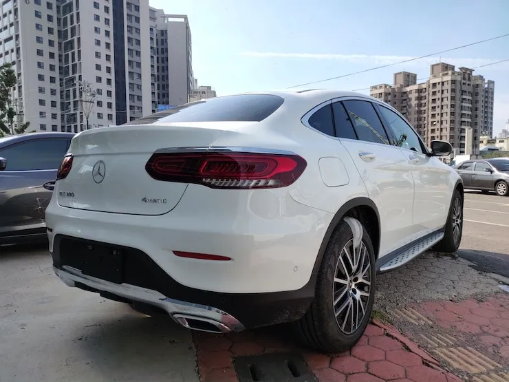 2021式 Benz GLC300 Coupe 4MATIC 白 紅內裝 M264引擎 外匯全新車 - 4