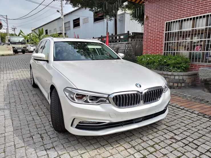 2018 BMW G31 5 30i Touring 5AT 旅行車 + 全景天窗 - 2