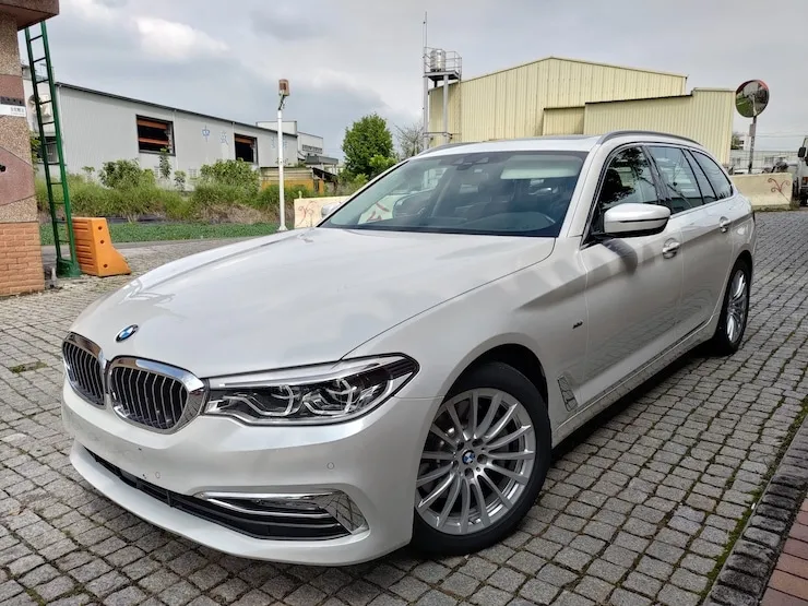 2018 BMW G31 5 30i Touring 5AT 旅行車 + 全景天窗