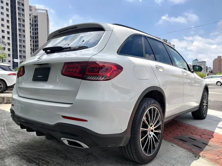 2021 Benz GLC300 4MATIC AMG 白 黑內裝 夜色套件 M264引擎 - 5