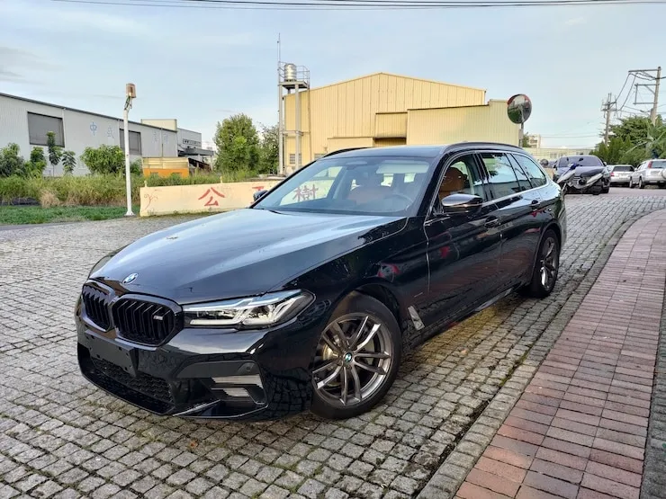 2021 BMW G31 5 30i Touring 旅行車 5AU 智慧輔助 + 雷射頭燈