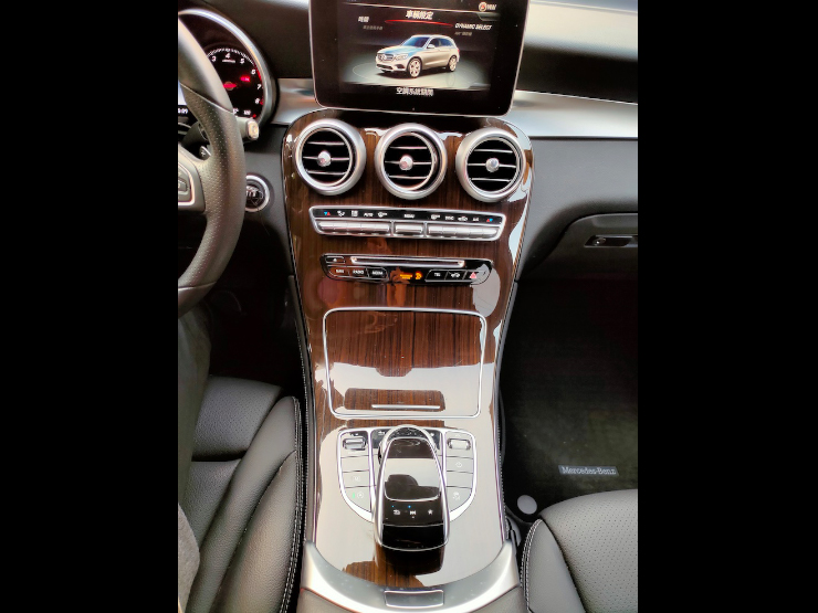 2016/17 Benz X253 GLC300 4MATIC 360環景 + LED頭燈 + 柏林之音 白