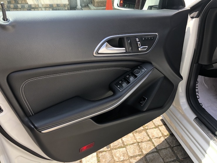 2018 Benz(賓士) C117 CLA250 4MATIC 白 AMG車身造型+12色氣氛燈+CarPlay