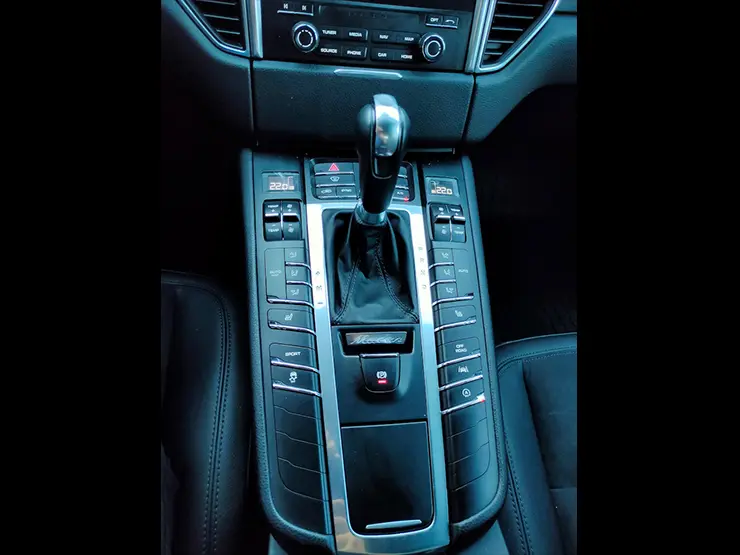 2016/17 Porsche Macan Lite Package 白 動態轉向頭燈 + 麂皮座椅 + BOSS音響