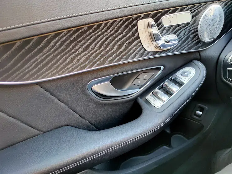 2016 Benz W205 C300 AMG 黑岑木 柏林之音