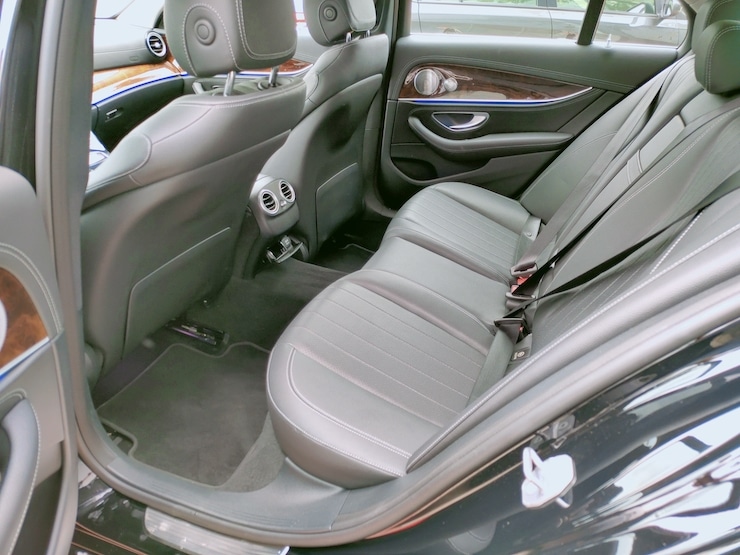 2017 Benz(賓士) W213 E300 4MATIC 黑 停車輔助 腳踢電尾門 柏林之音