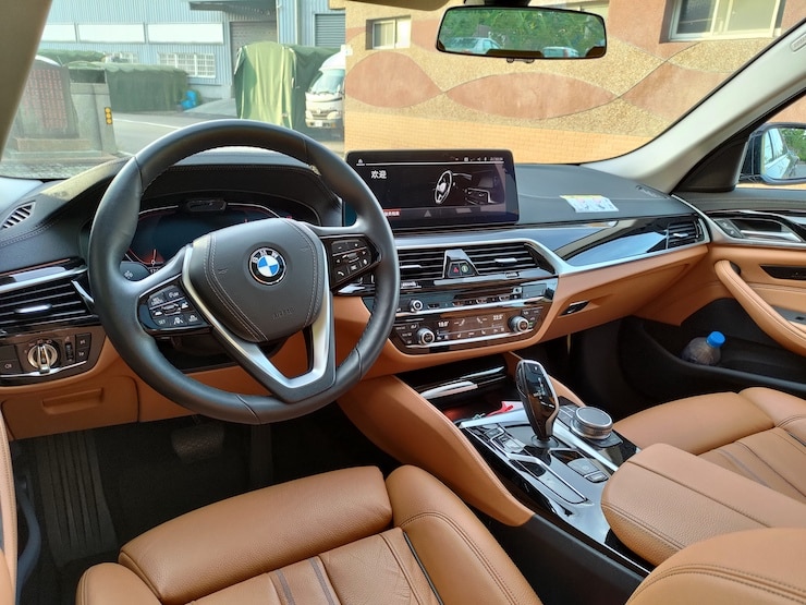 2021 BMW G31 5 30i Touring 旅行車 5AU 智慧輔助 + 雷射頭燈